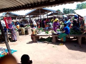 Sur-le-marche-de-Batangafo